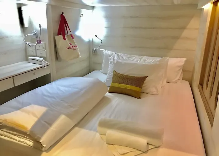 Хостел Mariya Lady Suvarnabhumi Airport Бангкок
