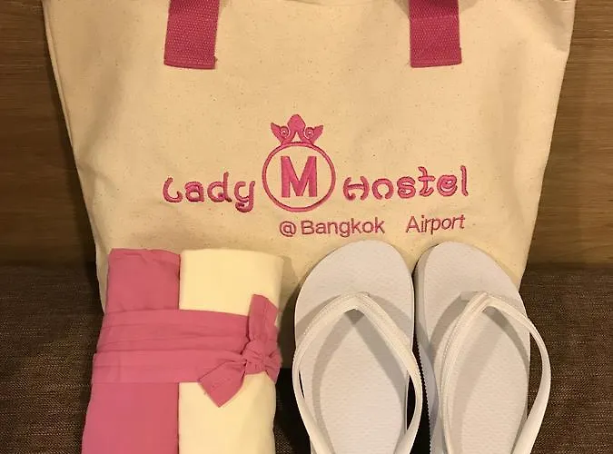 Mariya Lady Suvarnabhumi Airport Бангкок